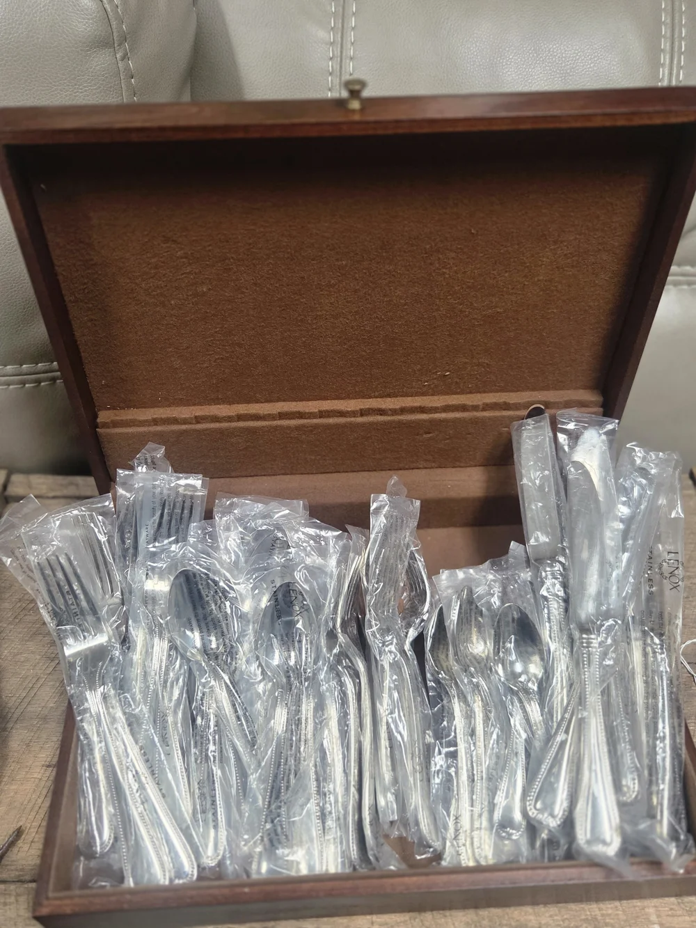 *NEW* LENOX Vintage Jewel Stainless Steel Flatware ~ Full Service for 8 ~ 40 Pcs